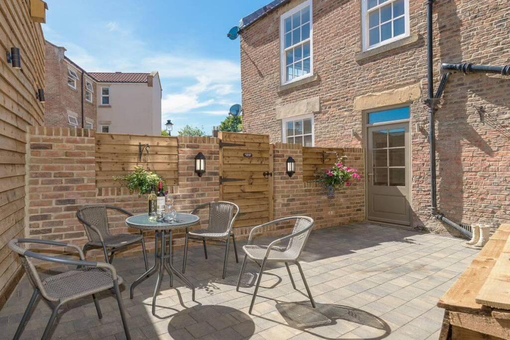 The Oldgate Apartment Morpeth Exterior photo